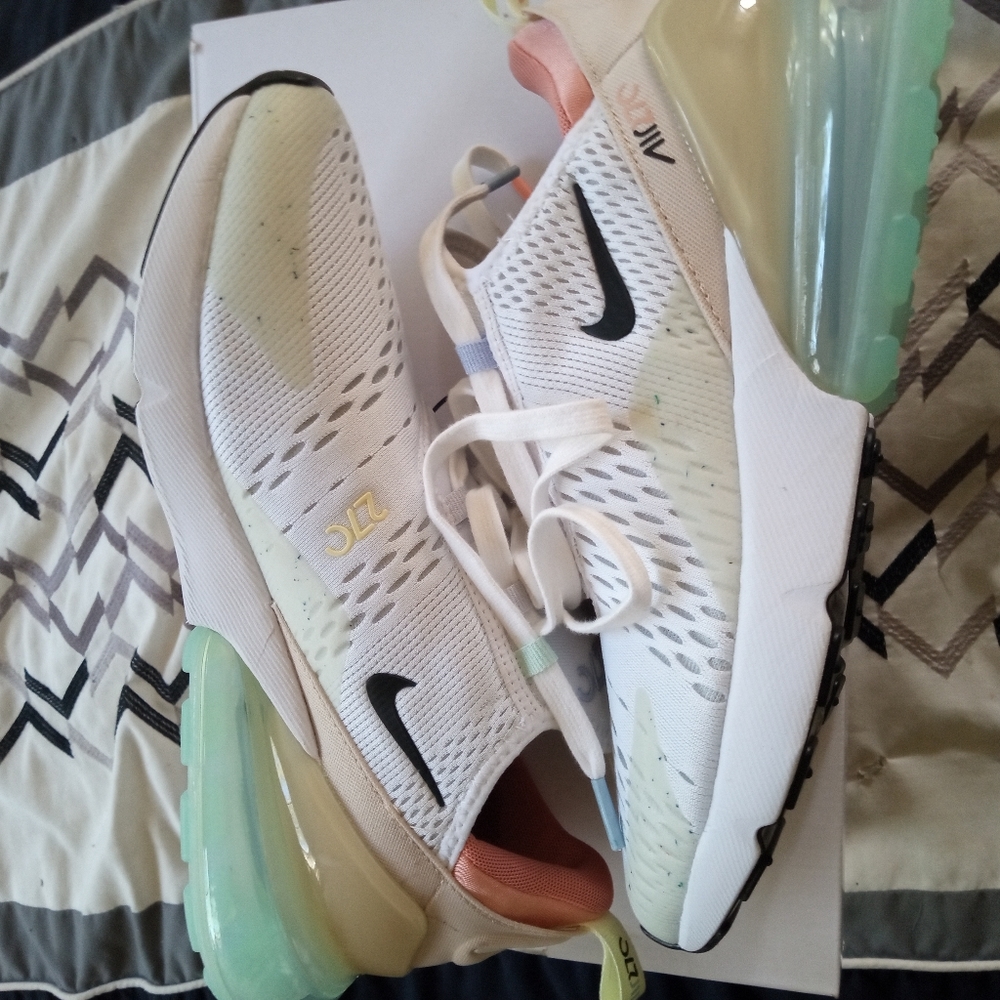 Nike Air Max 270 men's sz 8.5 NWB